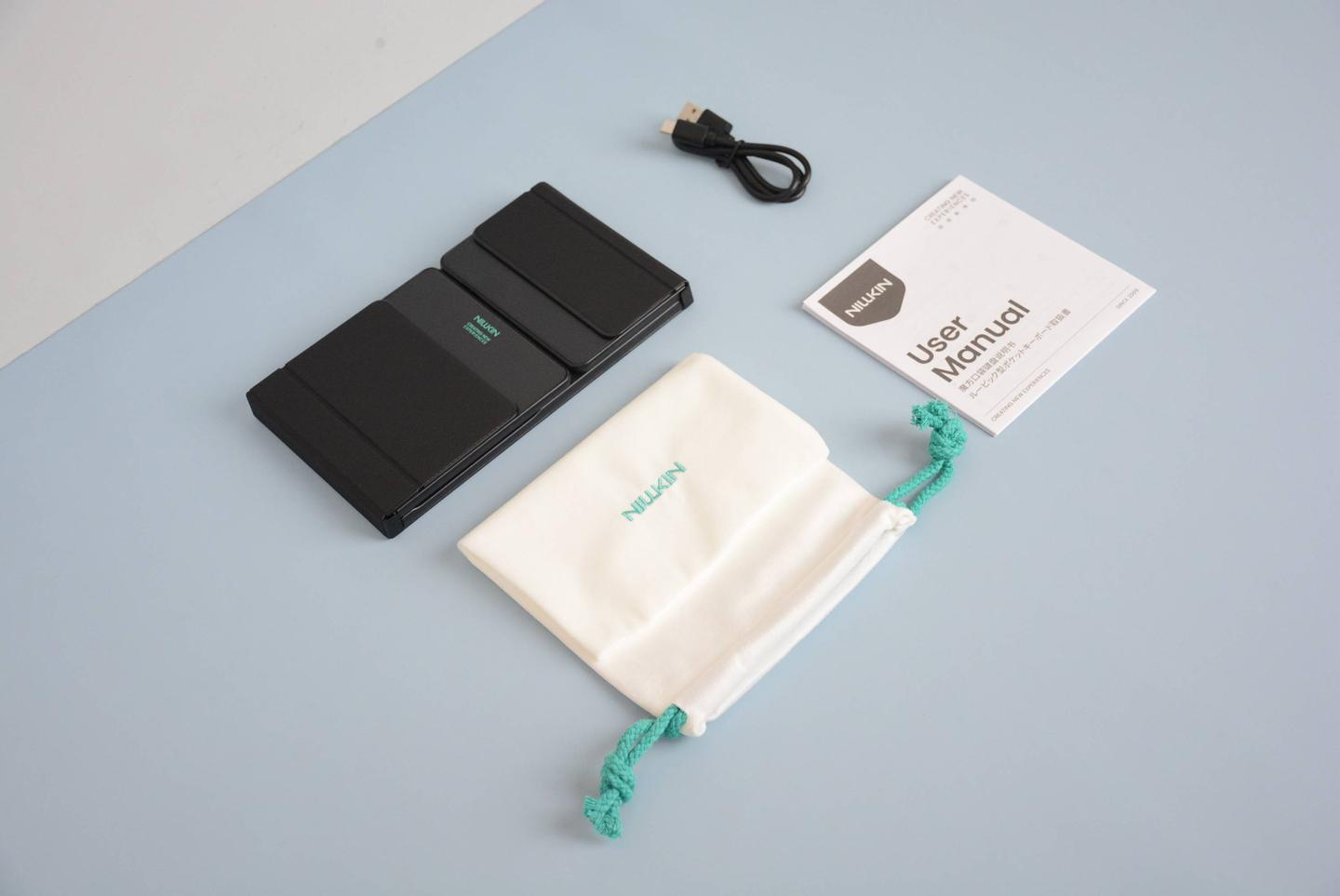 Does the keyboard have a three-fold design too? Super quality + touch-sensitive keypad: Nergin Magic Cube Pocket Keyboard