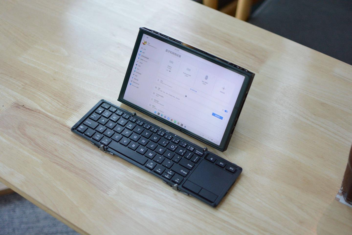 Ultra-thin dual-mode + touchpad + dual stands, folding keyboard ceiling: Review of Haisi Folding Keyboard